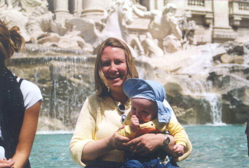 8- Cindy and Aidan at Trevi Fountain.JPG (56207 bytes)